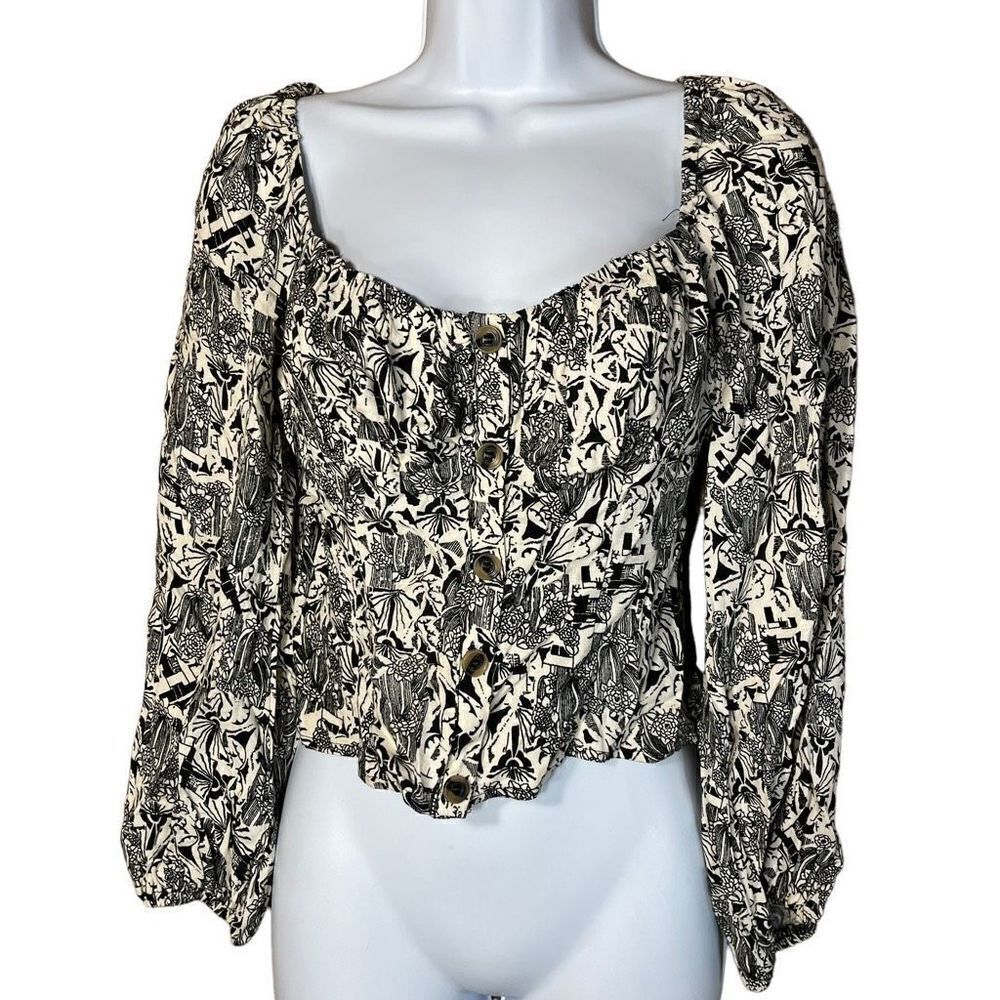 ASTR The Label York Square Neck Long Sleeve Print Top